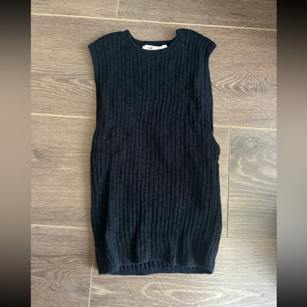 Hollister Black Sleeveless Sweater